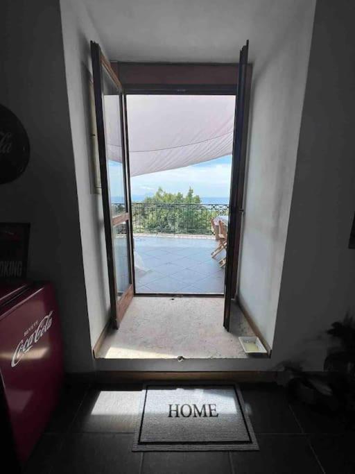 Kamyhouse Una Tranquilla Struttura Nel Verde Villa Naples Luaran gambar