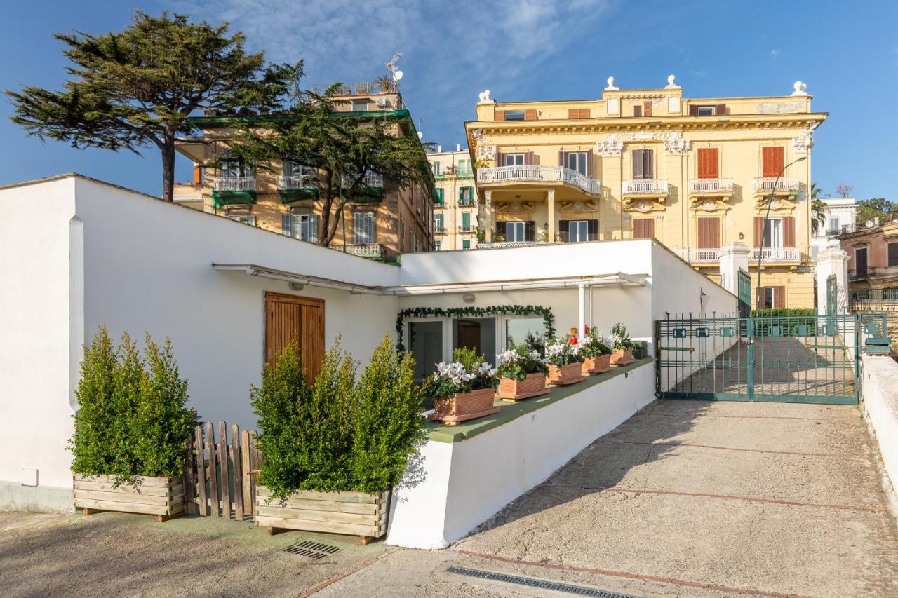 Kamyhouse Una Tranquilla Struttura Nel Verde Villa Naples Luaran gambar