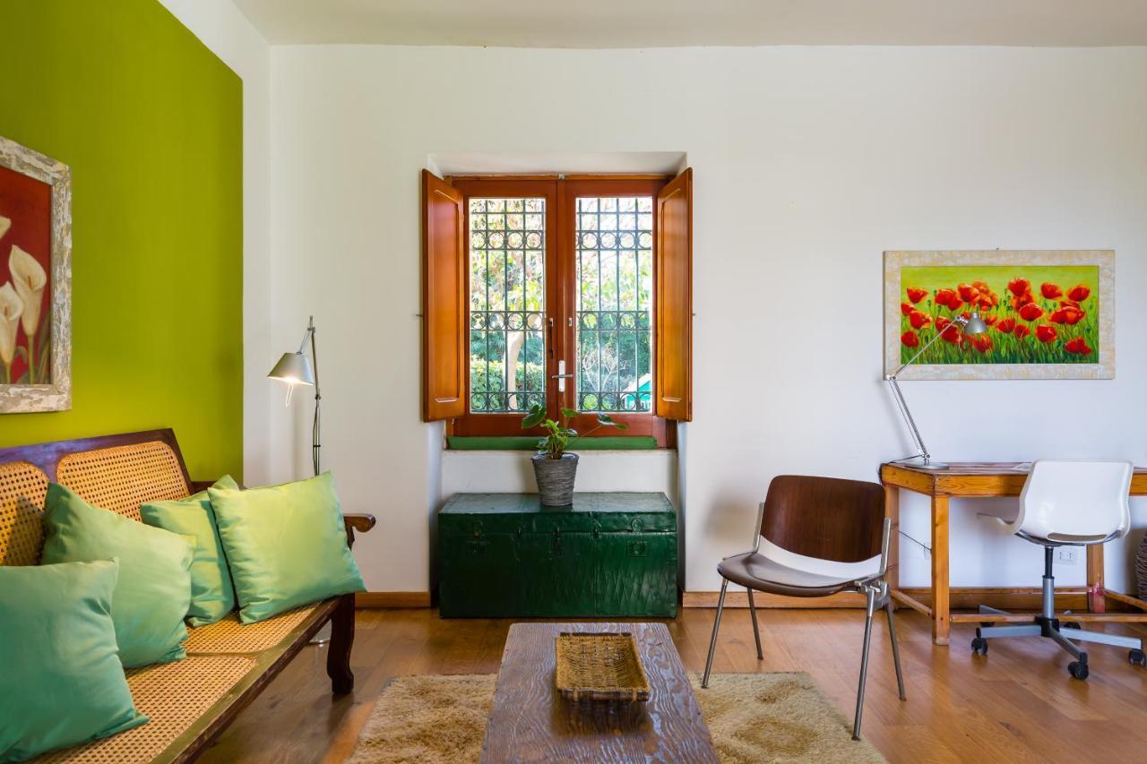 Kamyhouse Una Tranquilla Struttura Nel Verde Villa Naples Luaran gambar
